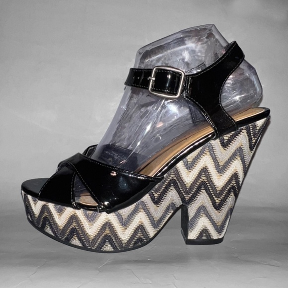 Madden Girl Black Chevron Wedge Shoes - Picture 3 of 8